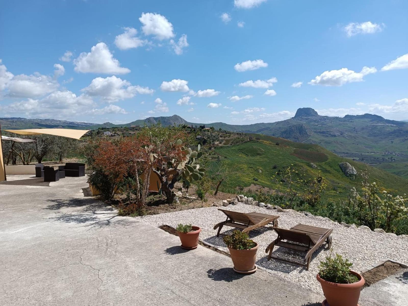 Casa Vacanze Sicilia カステルテルミニ エクステリア 写真